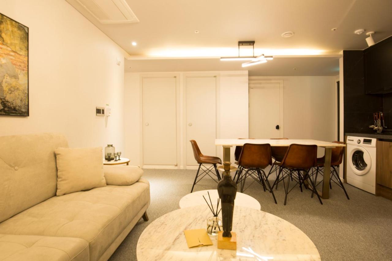 Uh Suite The Jongno Seoul Exteriör bild