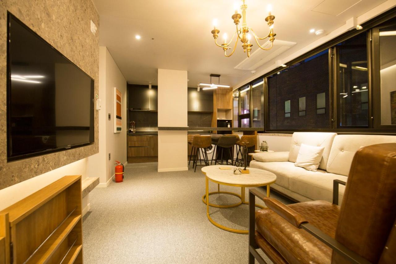 Uh Suite The Jongno Seoul Exteriör bild