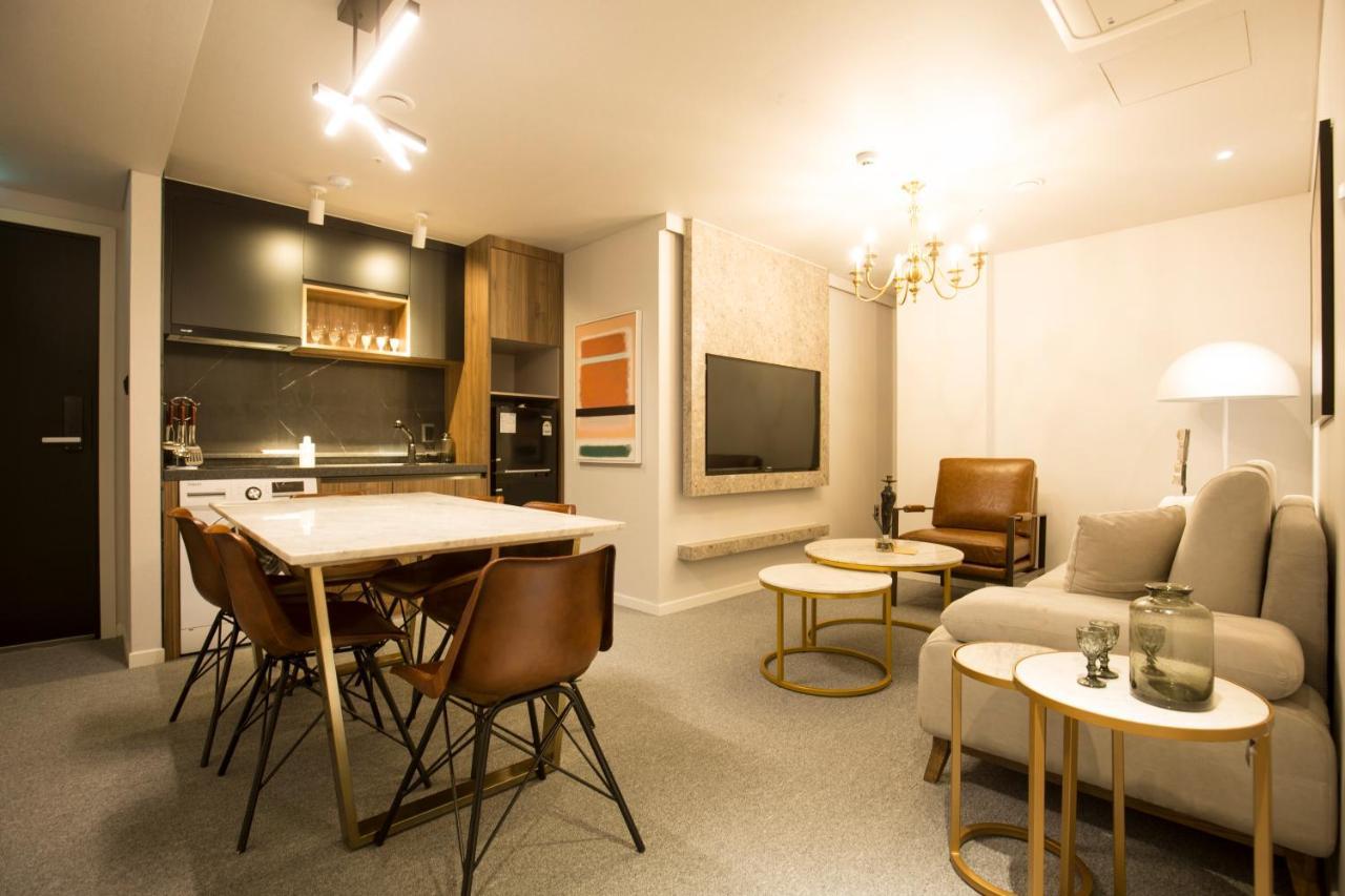 Uh Suite The Jongno Seoul Exteriör bild