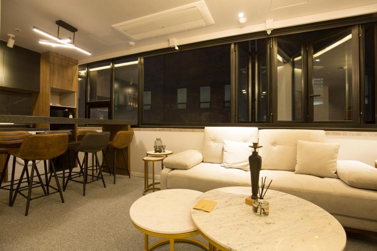 Uh Suite The Jongno Seoul Exteriör bild